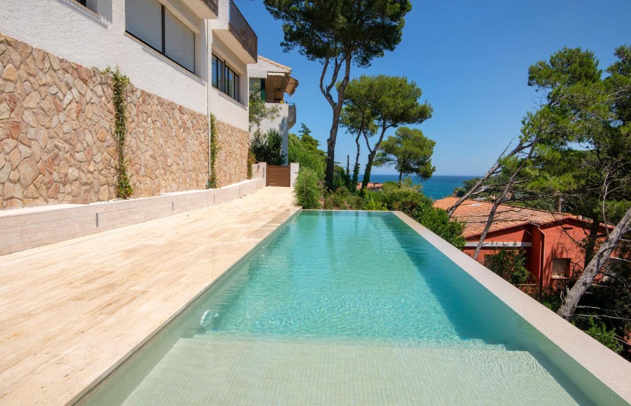 La Vie En Rouge Sa Riera Duplex, Private Parking Apartment Begur Exterior photo