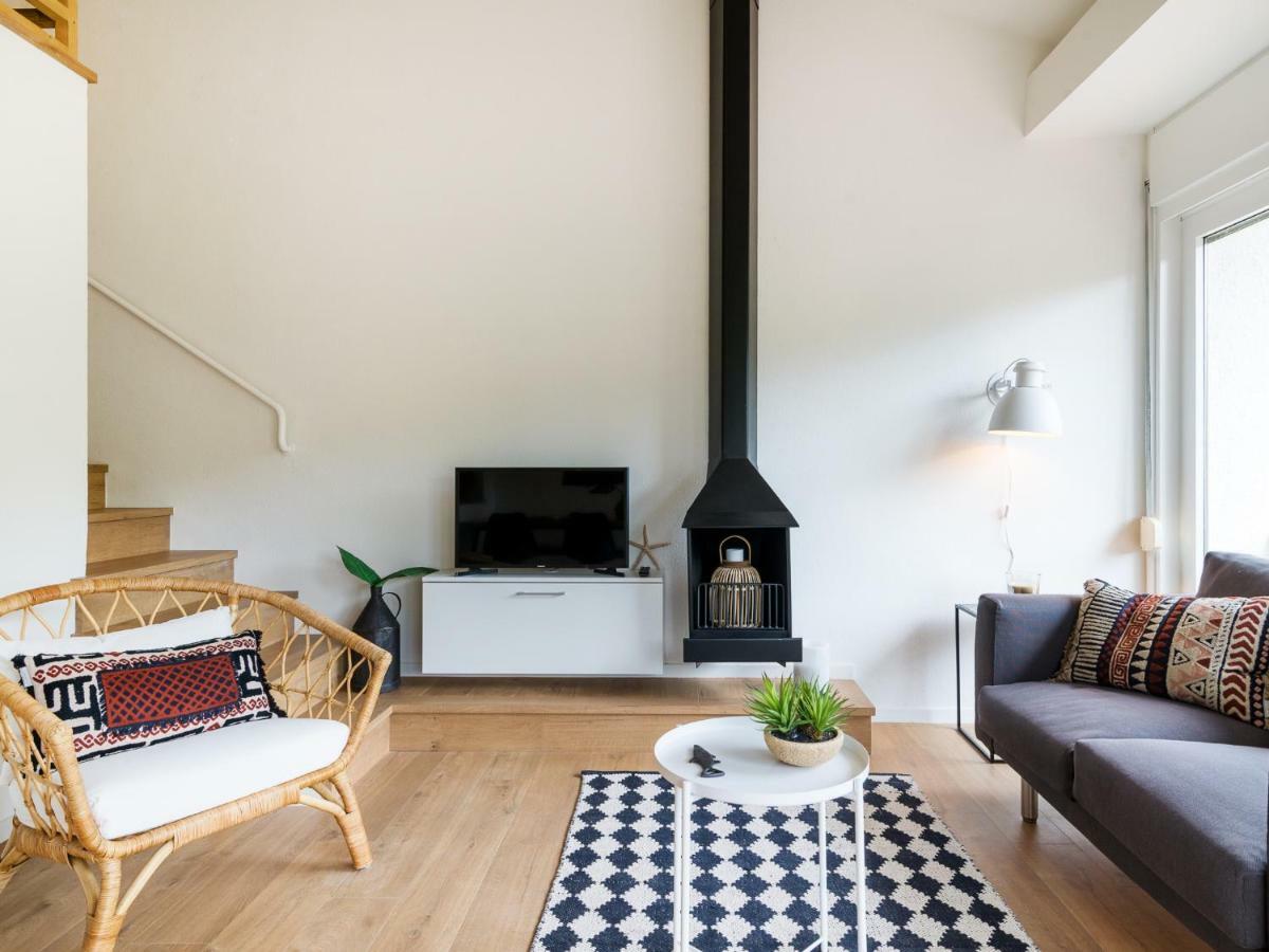 La Vie En Rouge Sa Riera Duplex, Private Parking Apartment Begur Exterior photo